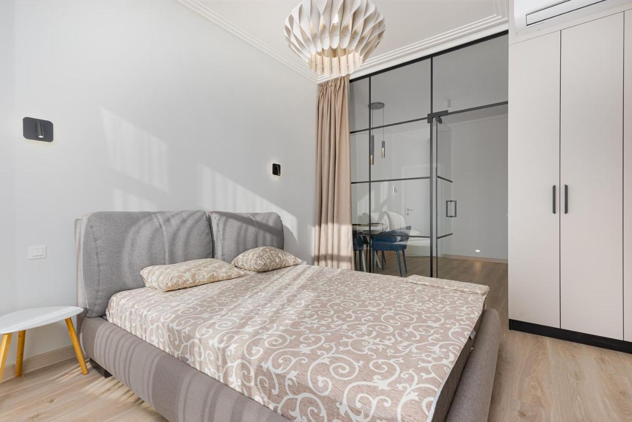 Sea Symphony Luxury 3-Bedrooms Apartment Odessa Buitenkant foto